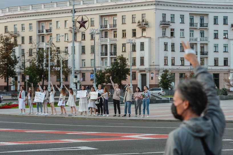 12 августа в Минске состоялась женская акция солидарности с жертвами жестокости со стороны сотрудников силовых структур