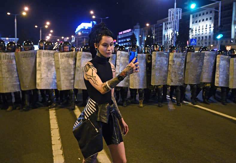 Минск, Белоруссия. Девушка во время акции протеста 