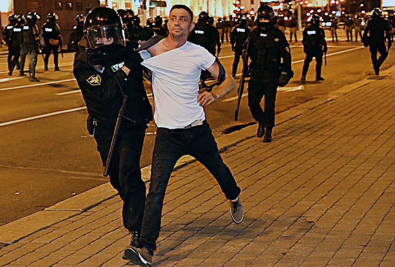 Минск, Белоруссия. Задержание участника акции протеста