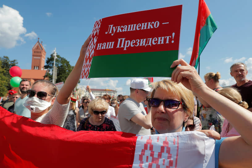 Господин Лукашенко заявил собравшимся, что повторных выборов не будет: «Выборы состоялись, не может быть больше 80% фальсификаций»