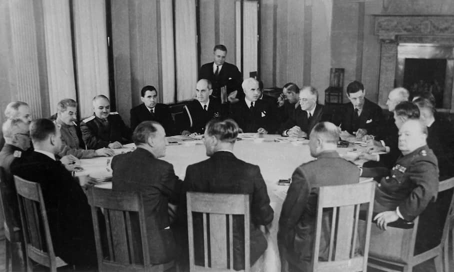 «Процедура,— говорил президент Рузвельт во время Крымской конференции (на фото),— не должна быть слишком юридической»