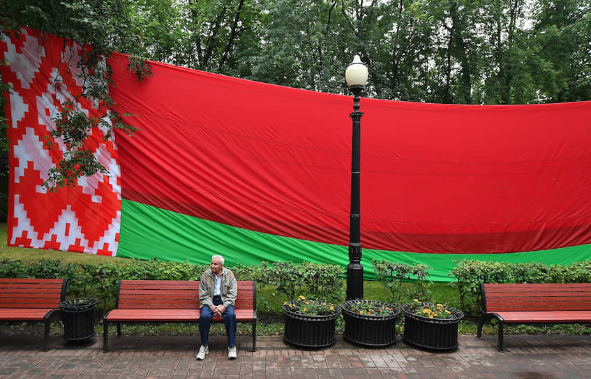 Акция в поддержку президента Александра Лукашенко в сквере Жукова 19 августа