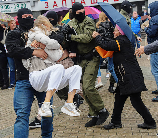 Задержания на митинге в поддержку оппозиционерки Марии Колесниковой в Минске 8 сентября