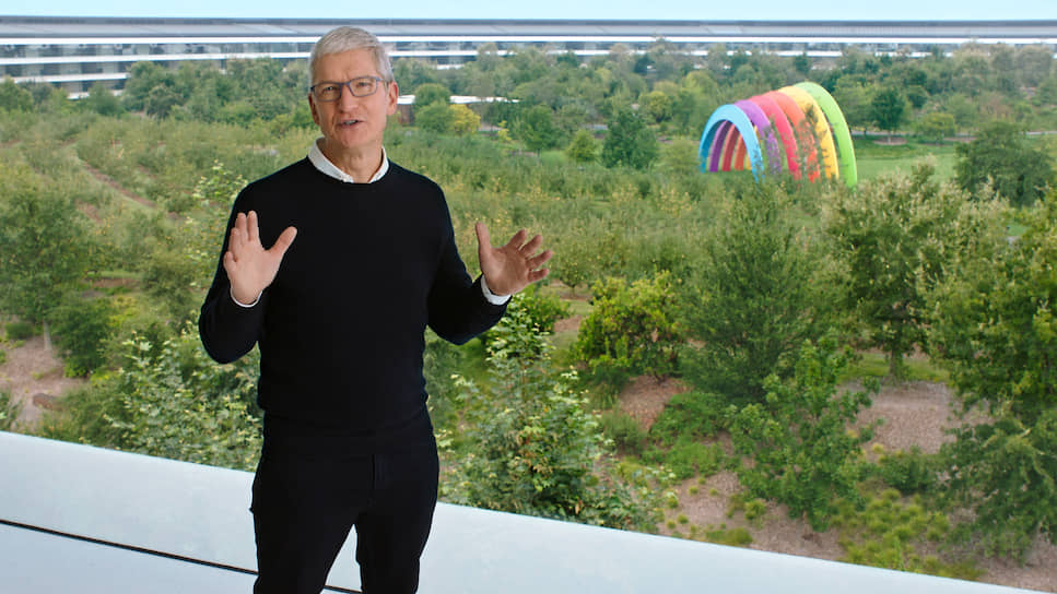 Генеральный директор Apple Тим Кук во время онлайн-презентации