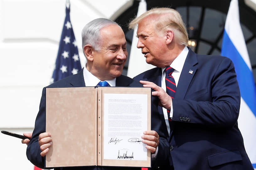 Премьер-министр Израиля Биньямин Нетаньяху (справа) и президент США Дональд Трамп