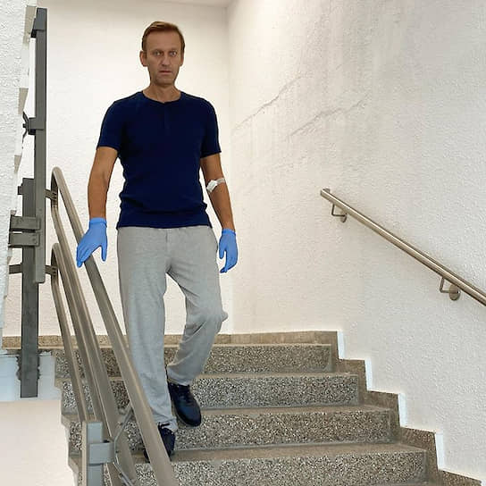 Оппозиционный политик Алексей Навальный в клинике «Шарите»