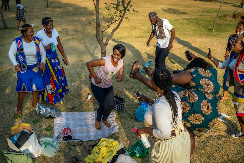 Йоханнесбург, ЮАР. Люди отмечают на природе государственный праздник День наследия 