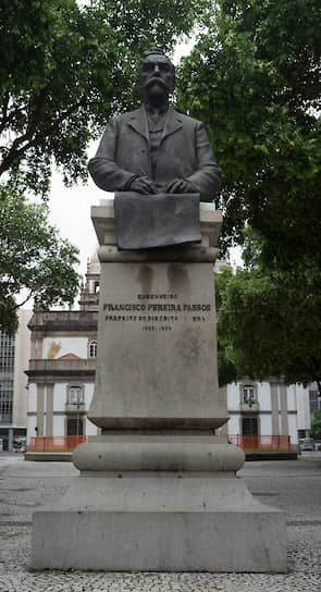 Франсиску Перейра Пассос, мэр Рио-де-Жанейро с 1902 по 1906 год, стал для этого города тем, кем был барон Осман для Парижа