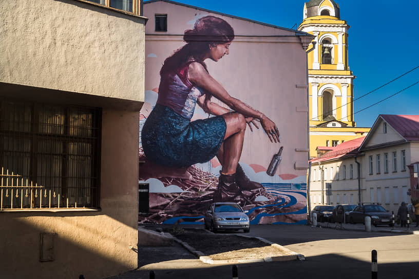 В сентябре 2019 года в Москве на фасаде дома 23/5 по улице Рождественка было закрашено граффити «Послание» австралийского художника-монументалиста Финтана Маги. Работа появилась на стене здания в 2014 году в рамках фестиваля уличного искусства MOST Moscow Street Art Festival 