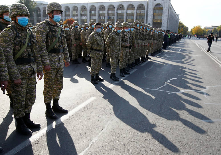 Генеральному штабу Вооруженных сил Киргизии было поручено организовать блокпосты для «пресечения вооруженных столкновений, обеспечения охраны правопорядка и защиты мирного населения»