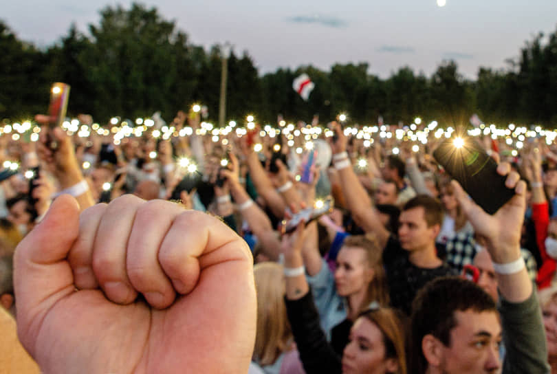 Фотографии Юрия Комиссарова, сделанные на разных митингах в Белоруссии &lt;br/>
На фото: митинг в поддержку Светланы Тихановской 30 июля