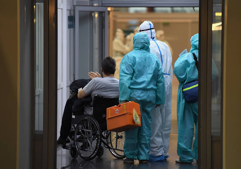 5 октября в конгрессно-выставочном центре «Сокольники» открылся лечебный комплекс, включающий временный госпиталь и обсервационный центр для пациентов с коронавирусом