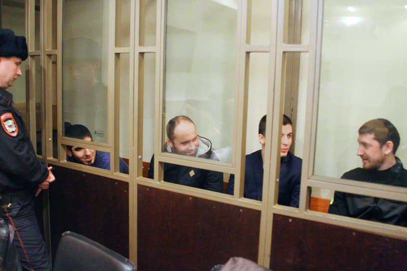 Жители Дагестана Хидирнеби Казуев (второй справа), Габибула Халдузов (справа), Самир Ибрагимов (второй слева) и Шамиль Магомедов (слева)