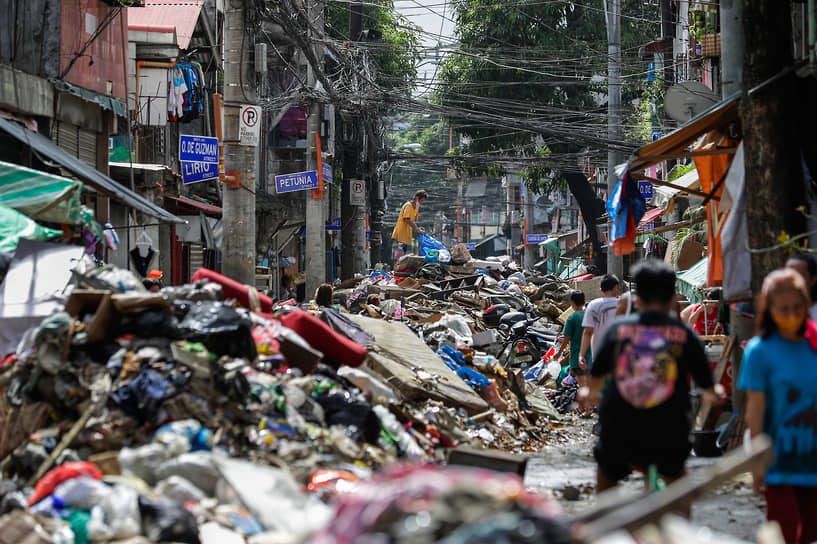 Марикина, Филиппины. Последствия наводнения, вызванного тайфуном 