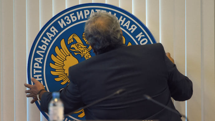 ЦИК выбирает из двух губернаторских