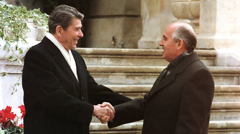 Как 35 лет назад впервые встретились Горбачев и Рейган