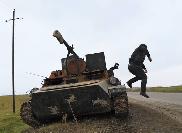 Физули, Азербайджан. Подбитая военная техника