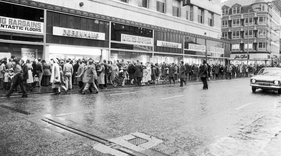 Универмаг Debenhams в Манчестере (Англия) в 1975 году