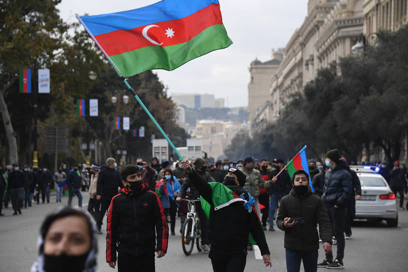 Парад прошел на площади Свободы в Баку