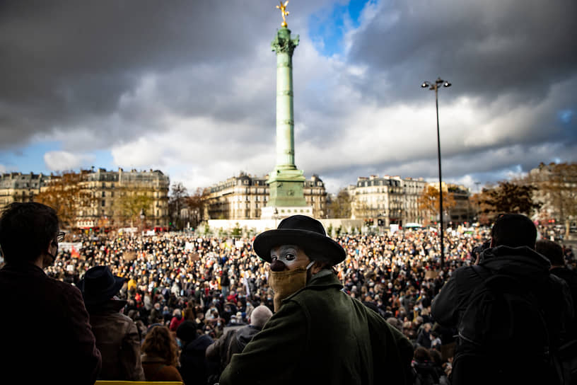 Париж, Франция. Акция против коронавирусных ограничений