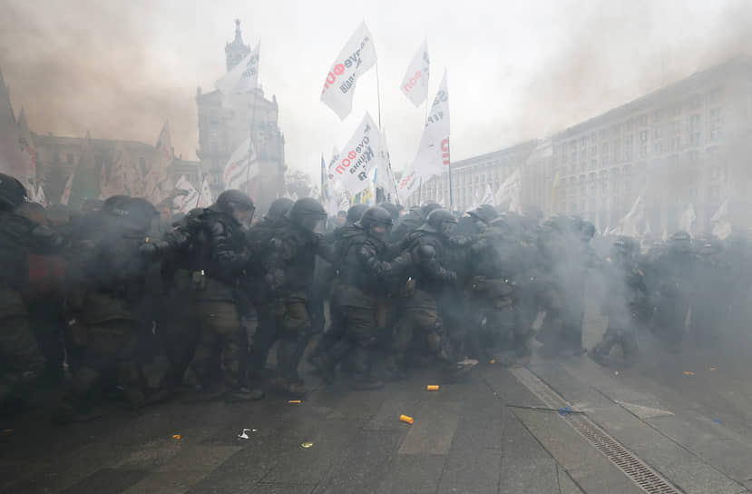 Киев, Украина. Столкновения полиции и протестующих предпринимателей