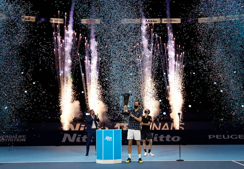 22 ноября российский теннисист Даниил Медведев стал чемпионом завершившегося в Лондоне итогового турнира ATP, одолев в трех партиях австрийца Доминика Тима
&lt;br>Заметность: 1 583