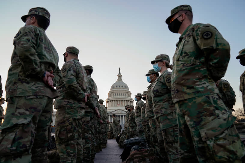 В Вашингтон прибывают новые отряды гвардейцев, которые будут следить за порядком во время инаугурации