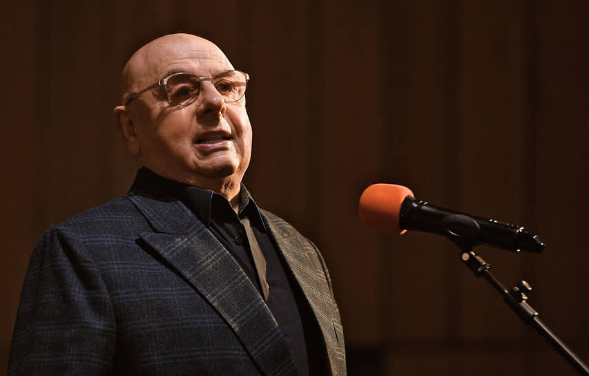 Церемонию прощания вел актер и друг Бориса Грачевского Владимир Долинский