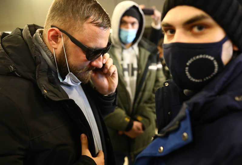 Сторонники Алексея Навального во Внуково