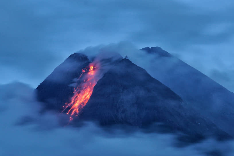 Индонезия. Извержение вулкана Мерапи