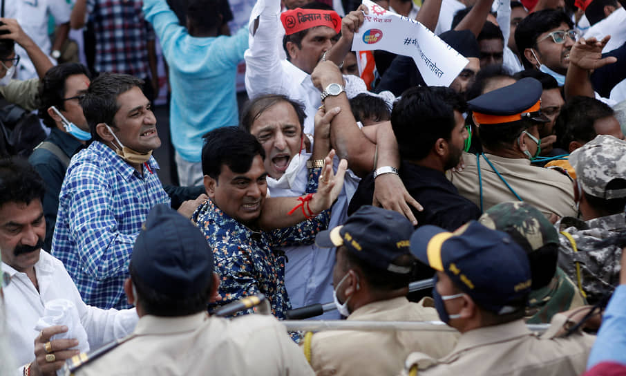 Мумбаи, Индия. Столкновения сторонников различных политических партий 