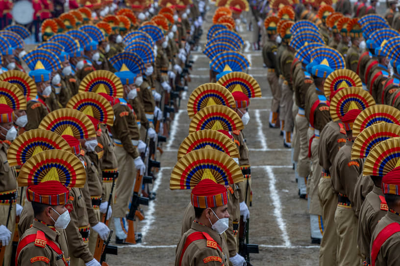 Шринагар, Индия. Военный парад на День республики
