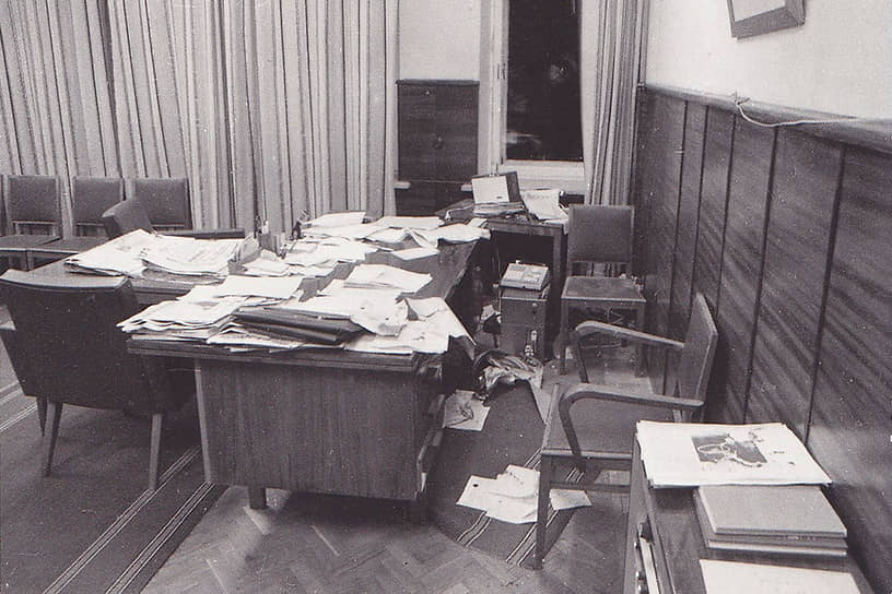 Кабинет редактора издания «Знамя» Ивана Фомина после убийства. 1991 год