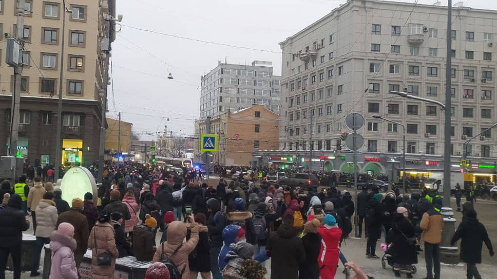 Участники акции на Красносельской улице в Москве