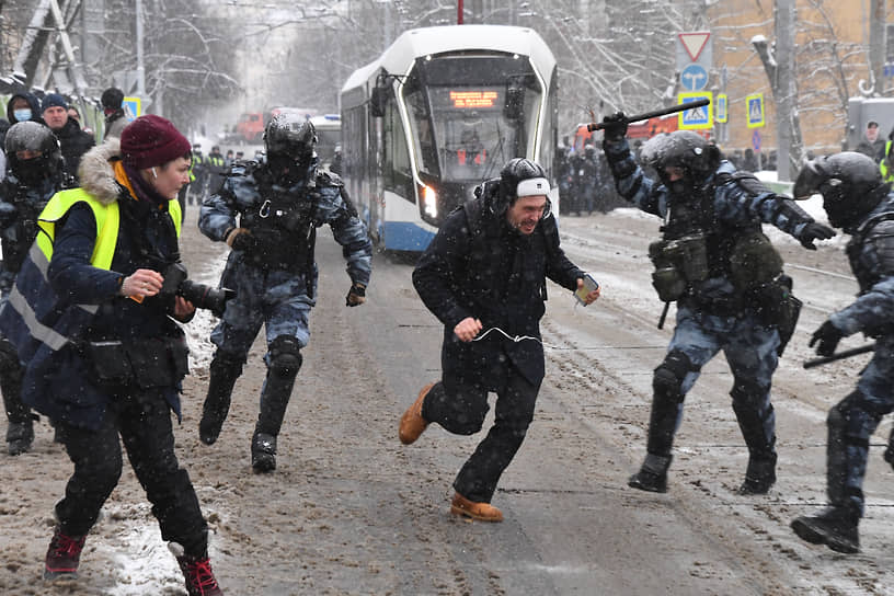 Задержание участника акции возле «Матросской тишины» в Москве