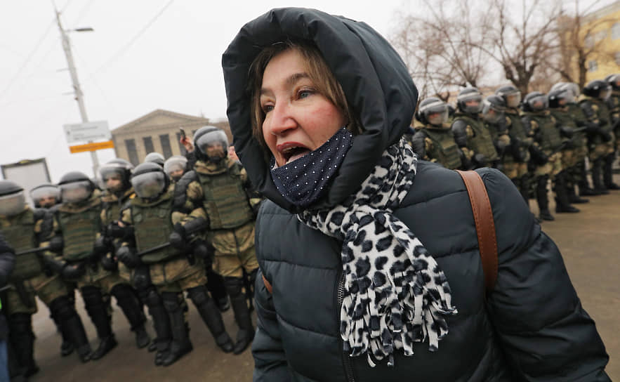 Участница акции протеста в Волгограде