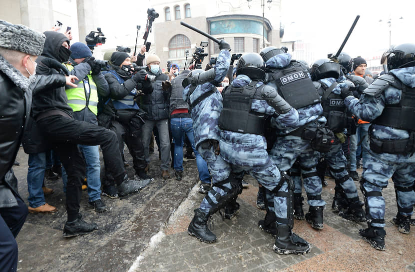 Акция протеста на Комсомольской площади в Москве