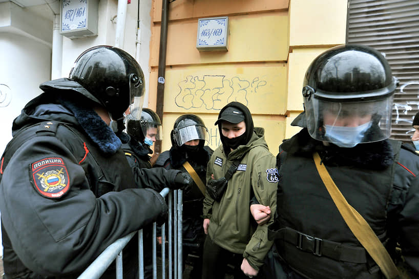 Задержание участника акции протеста в Ростове-на-Дону