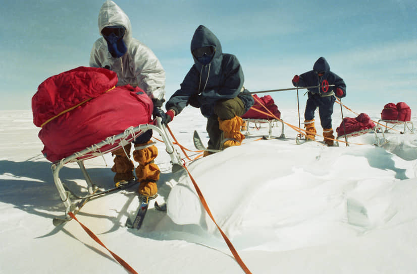 В 1989 году через станцию «Мирный» прошла первая женская научно-спортивная экспедиция в Антарктиде. Группа советских спортсменок-исследовательниц осуществила лыжный переход общей протяженностью 1410 км 