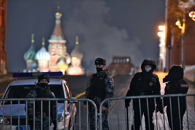 Сотрудники полиции на Красной площади 