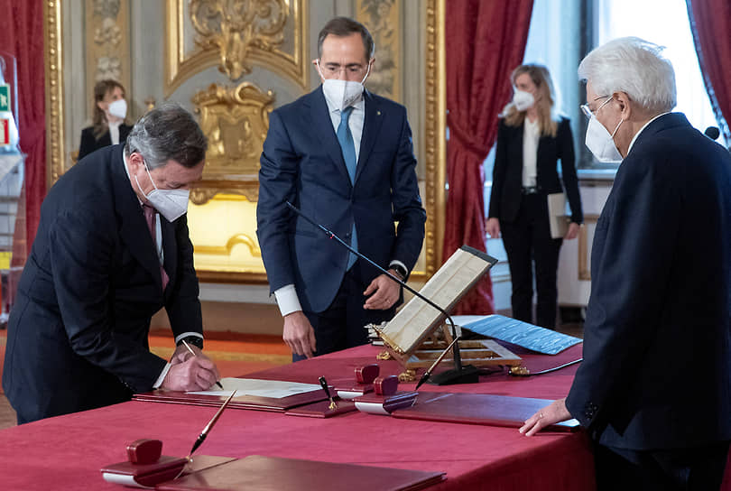 Премьер-министр Италии Марио Драги (слева) и президент Италии Серджио Маттарелла (справа)