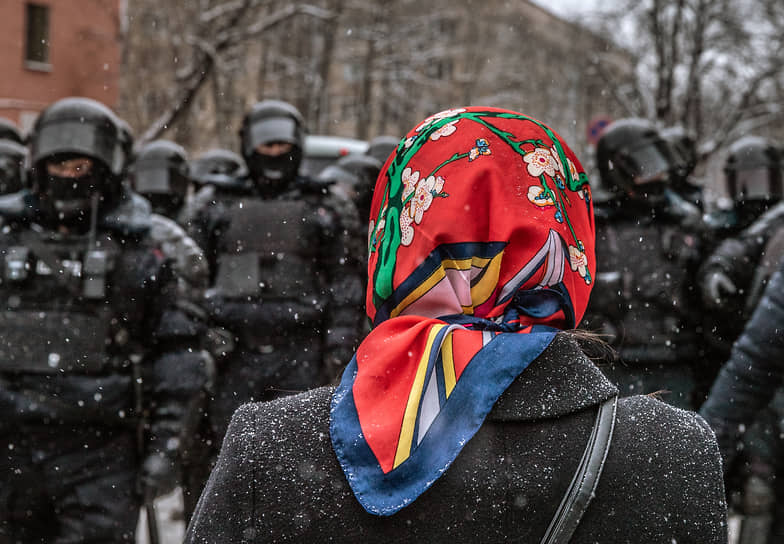 Во время несогласованной акции в поддержку оппозиционера Алексея Навального в Москве