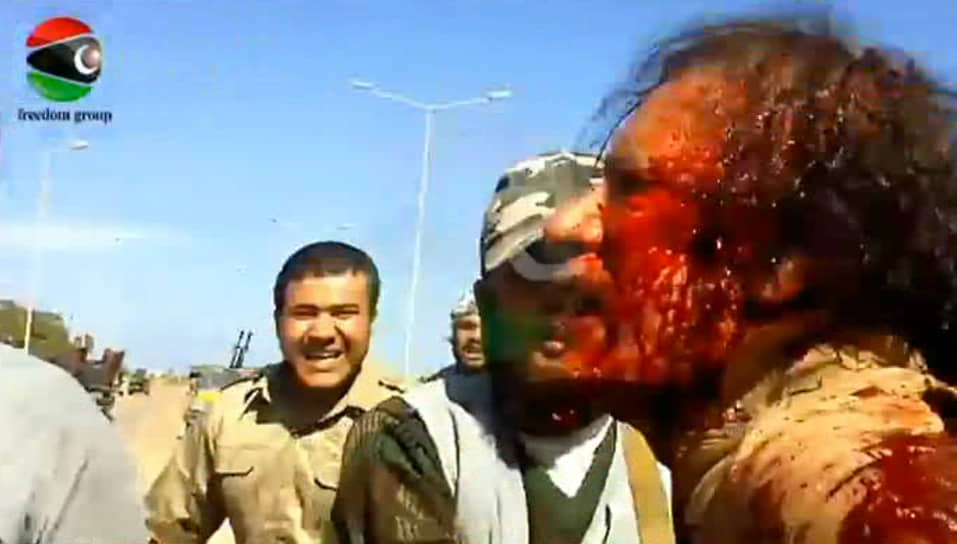 20 октября повстанцы сумели захватить раненого Муаммара Каддафи в Сирте. После издевательств толпы он был убит