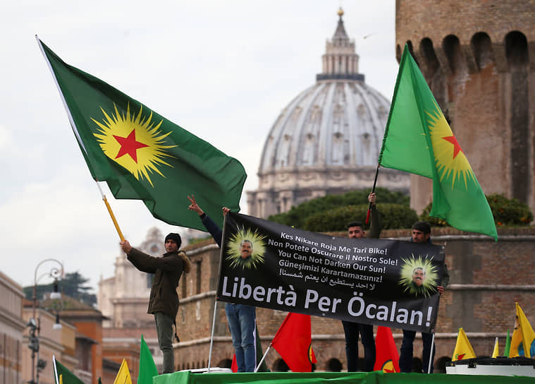 В феврале 2018 года протесты в Риме против визита президента Турции Реджепа Тайипа Эрдогана переросли в столкновения с полицией. Несколько сотен участников акции выступали, в частности, против военной операции Анкары в районе сирийского города Африн, населенного преимущественно курдами