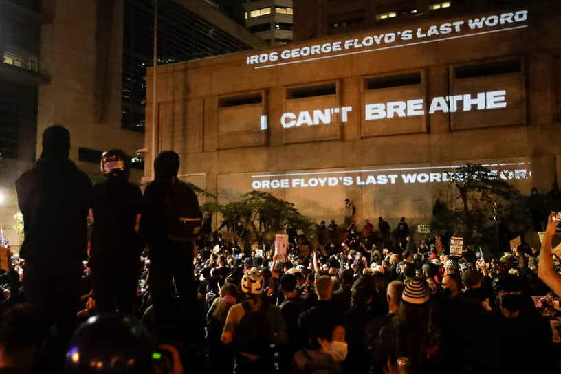 Слова Флойда «Я не могу дышать» стали основным лозунгом движения Black Lives Matter и девизом акций протеста против жестокости полиции на почве расовой ненависти