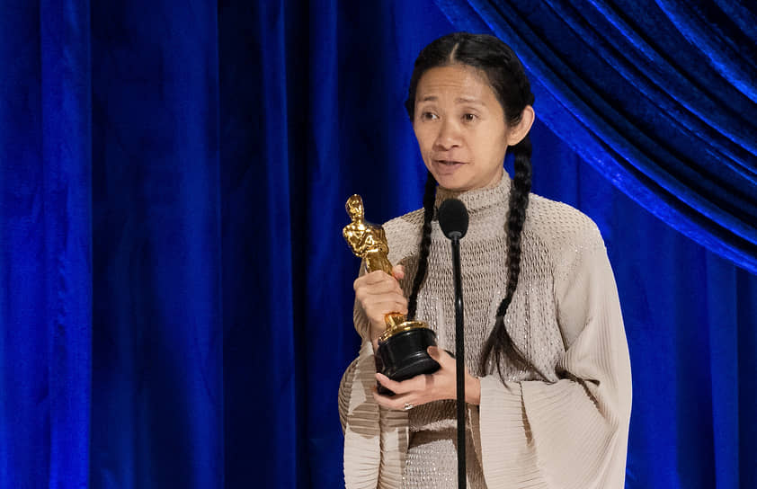 Хлои Чжао стала лучшим режиссером за фильм «Земля кочевников»