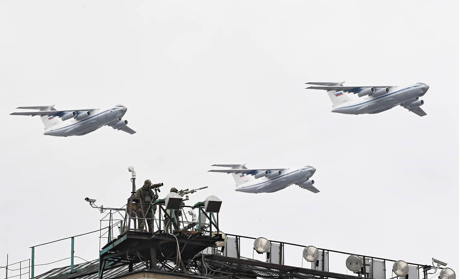 Москва. Тяжелые транспортные самолеты Ил-76