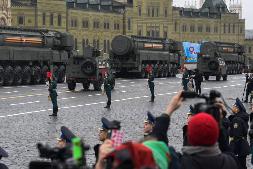 Москва. Демонстрация военной техники на параде