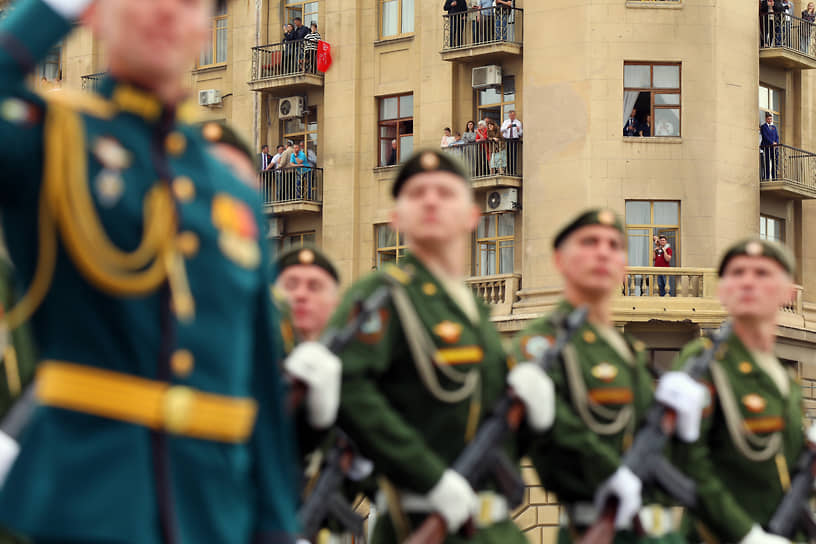 Волгоград. Военный парад в честь Дня Победы