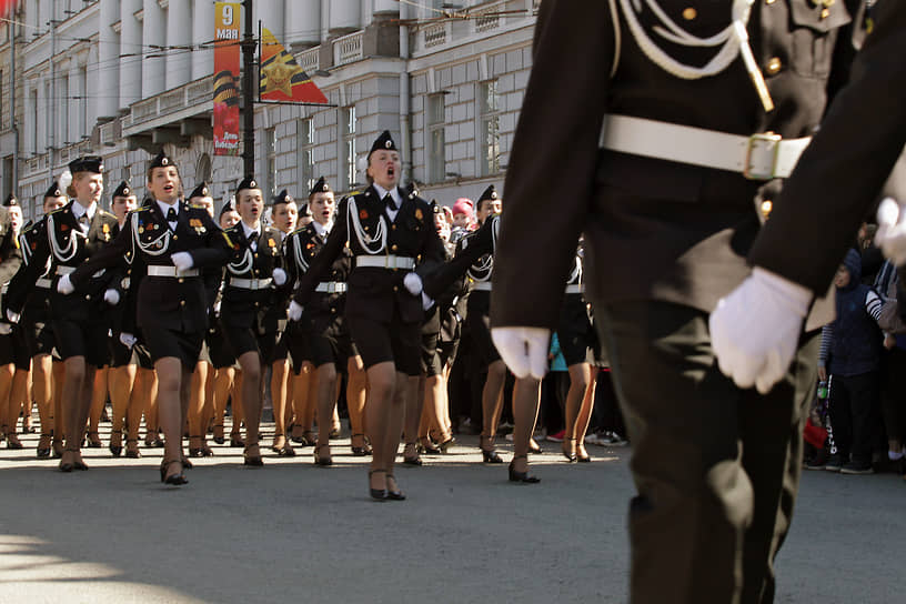 Санкт-Петербург. Парадный расчет военнослужащих-женщин